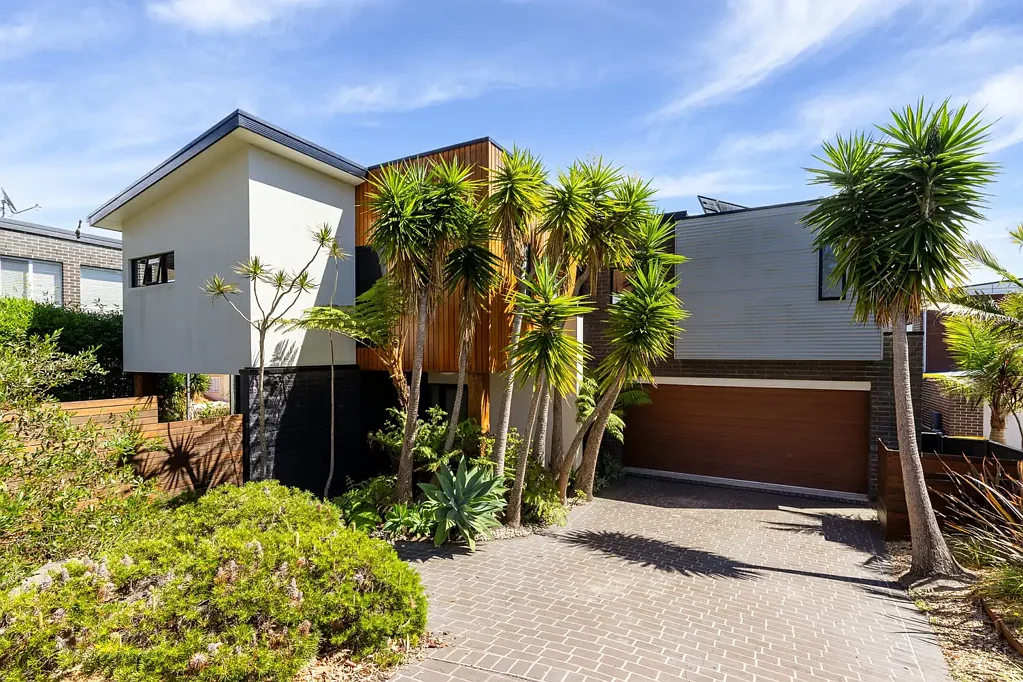 Tura Beach 4chambre COASTAL ELEGANCE WITH EXCELLENT FLOORPLAN