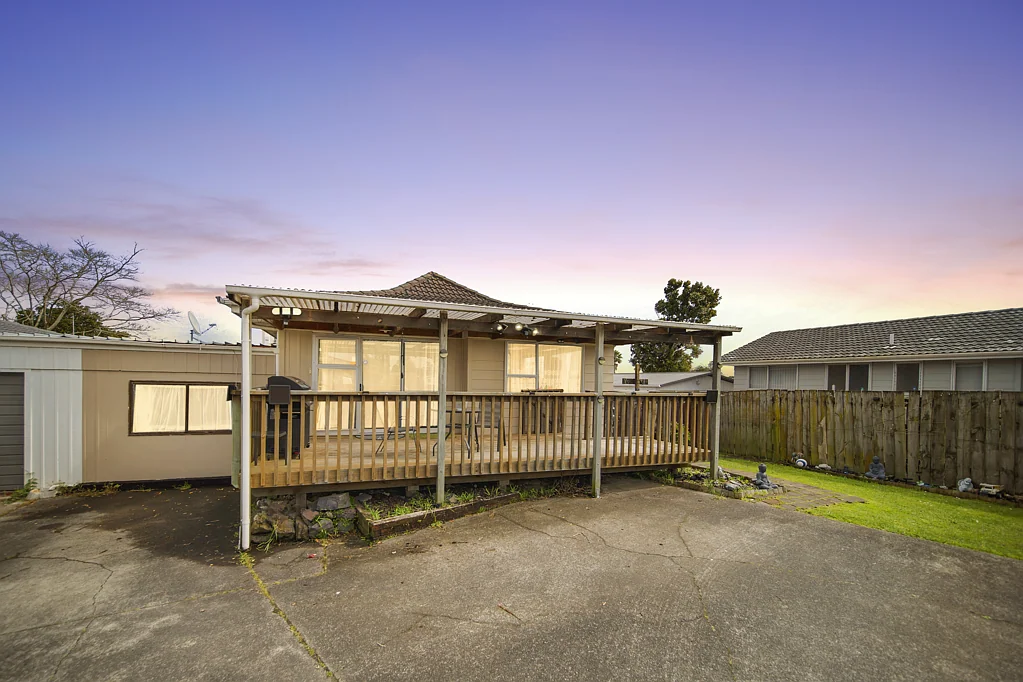 Manurewa 2Moenga 2 Bedroom + Utility Room - Under $600k!!