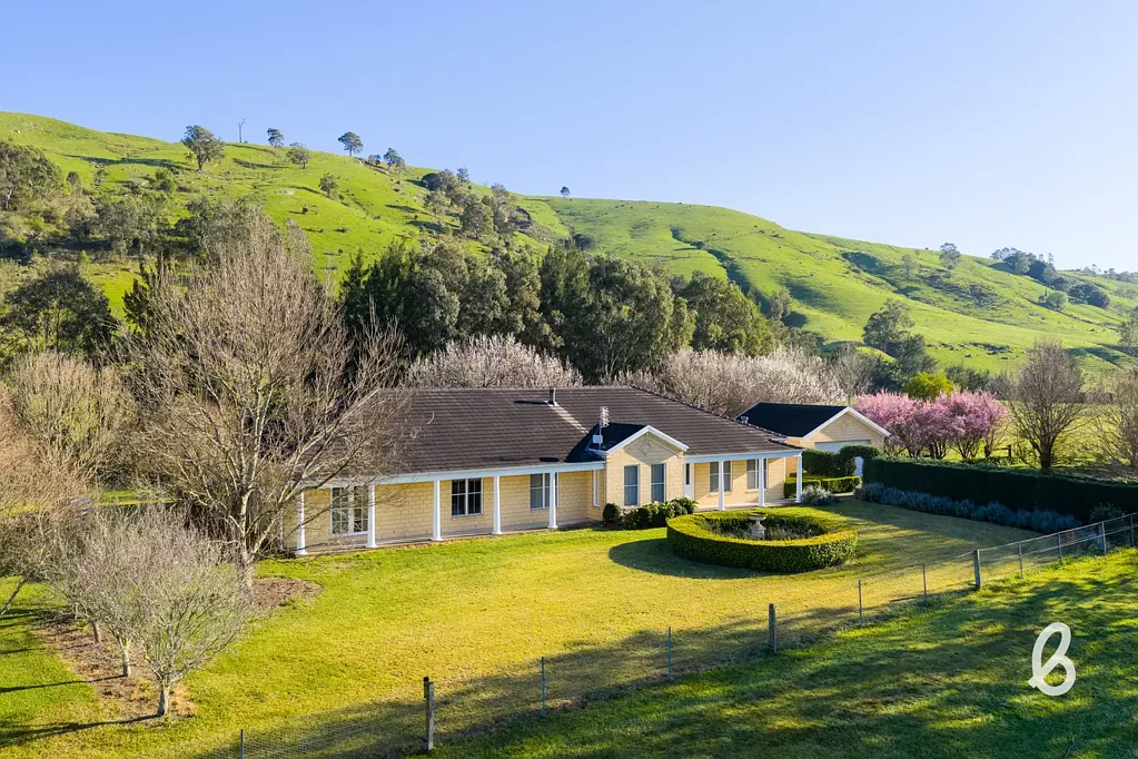 Glendon Brook "Watervale" – A Rare Lifestyle Retreat with Abundant Water & Family Comfort
