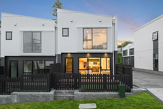 16-18 Handley Avenue, Narrow Neck, North Shore City
