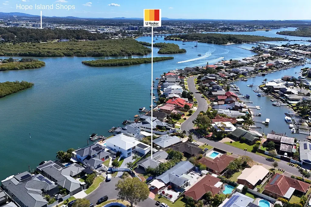 Paradise Point 4Habitaciones Quiet Street Coastal Luxury in Paradise Point Fully renovated and perfectly positioned on Lakefield Crescent