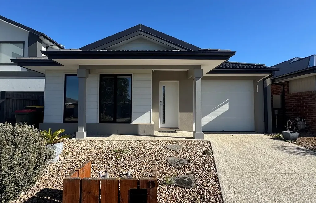 Modern 3-Bedroom Family Home in Armstrong Creek