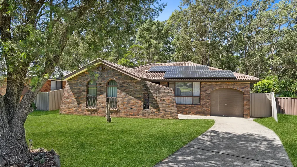 86 Trobriand Crescent, Glenfield, NSW 2167