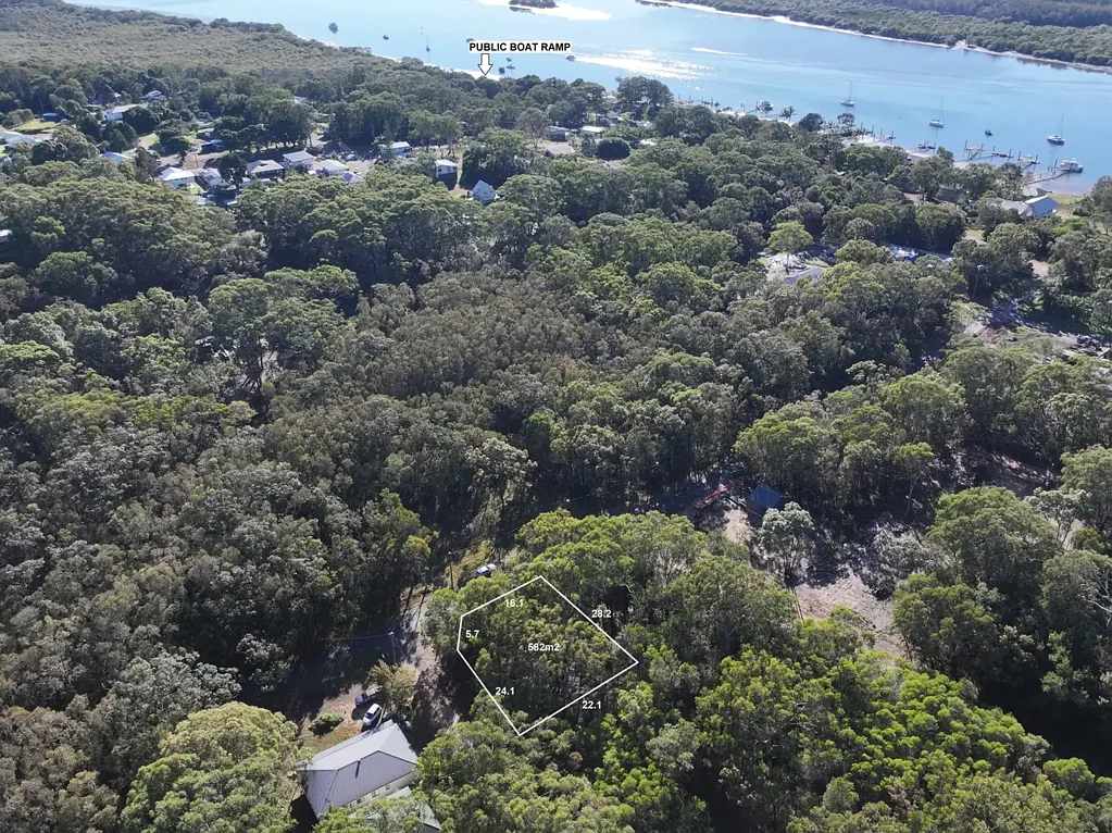 Russell Island Prime Corner Block Near Wahine Boat Ramp – 582sqm of Potential