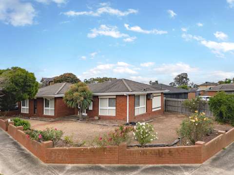 Craigieburn 3 Bedroom Looking for all first home buyers, investors or developers!!!