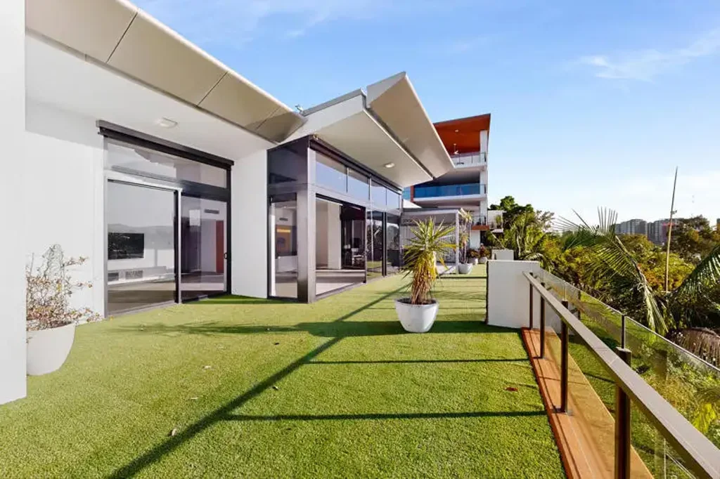 Luxurious Riverfront Penthouse with Breathtaking Views.
Click on 3D Tour