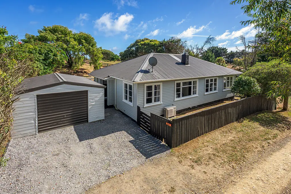 Te Horo 3Kwarto Live the Dream Sooner – Owners Moving On!