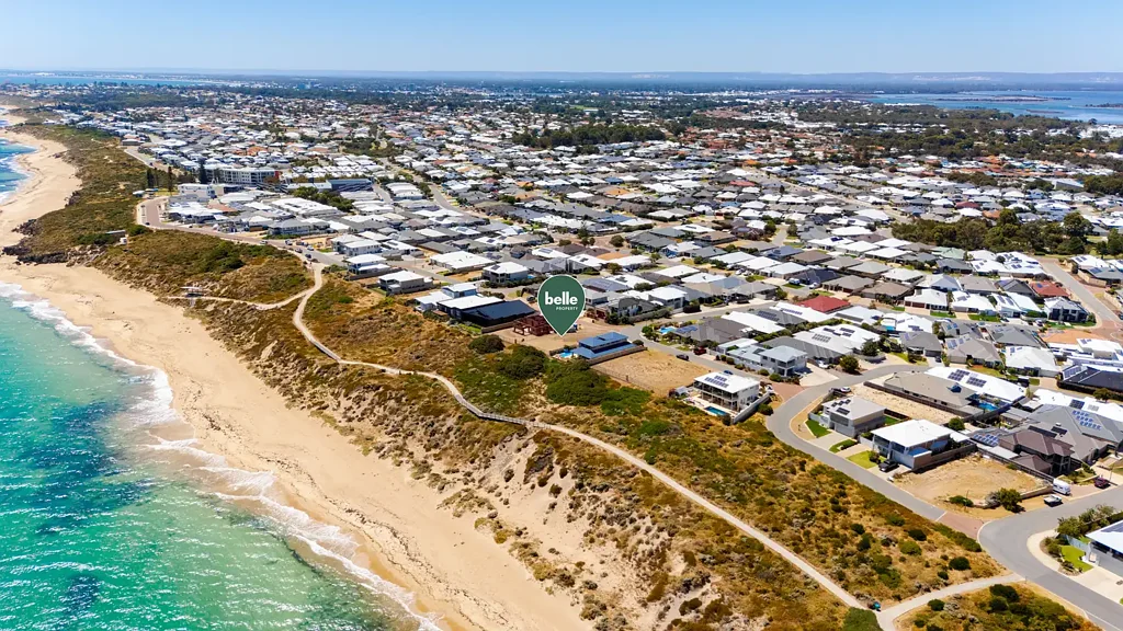 12 Seeana Pass, Halls Head, WA 6210