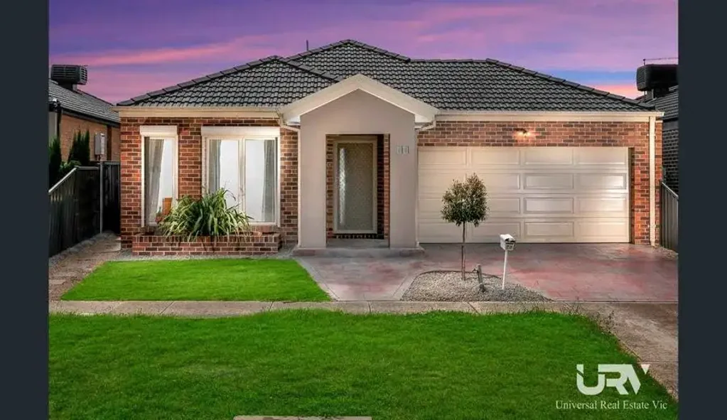Stylish & Spacious Family Home in a Prime Location!