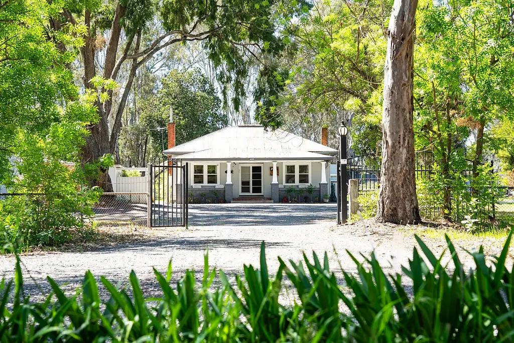 2543 Midland Highway, Swanpool, VIC 3673