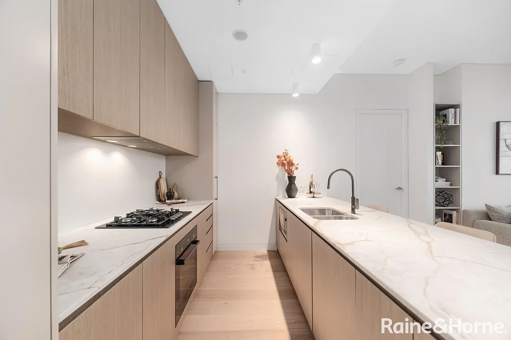 Rhodes 3Kwarto Exclusive Penthouse Level | Iconic Water & City Views |One of the Kind
