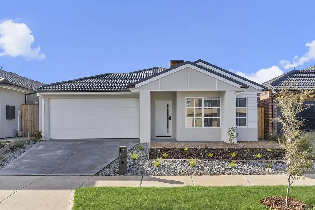 Stylish Family Living in a Prime Fraser Rise