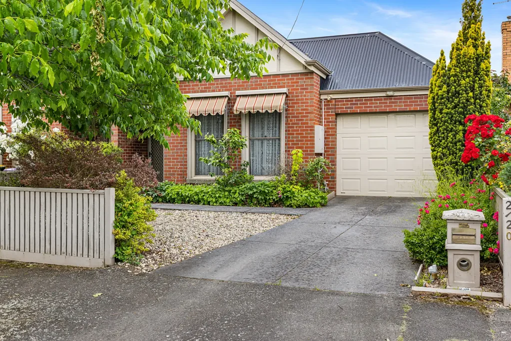 Newington 3Moenga Low-Maintenance Living in Prime Newington