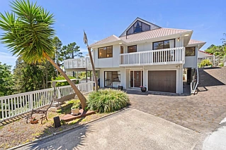 1/553 East Coast Road, Browns Bay, North Shore City