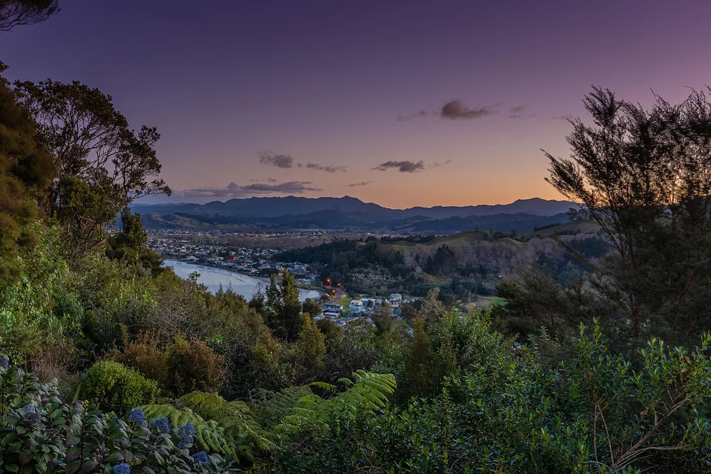 Whitianga 4房  BAYVIEW SUNSETS - NATIVE VIBE - SERENE SOUL LIFE