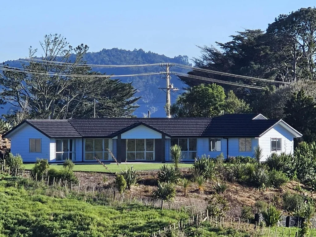 Peaceful rural living - close to Silverdale and Orewa