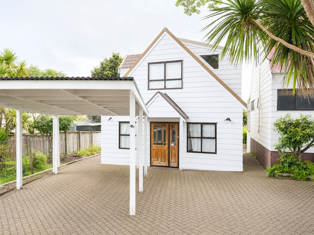 Charming 3-Bedroom Family Home in Sought-After Blockhouse Bay