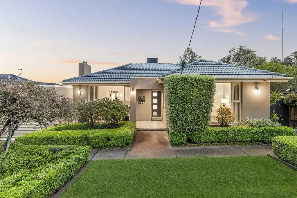 Doncaster 4कमरा Space, Style and Sweeping Views