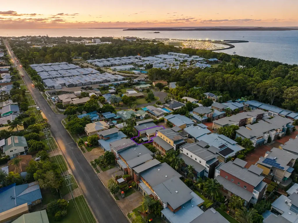 Urangan 3 Bedroom Coastal Luxury Just Steps from the Beach