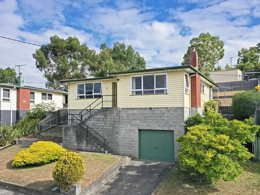 16 Southview Crescent, New Norfolk, TAS 7140