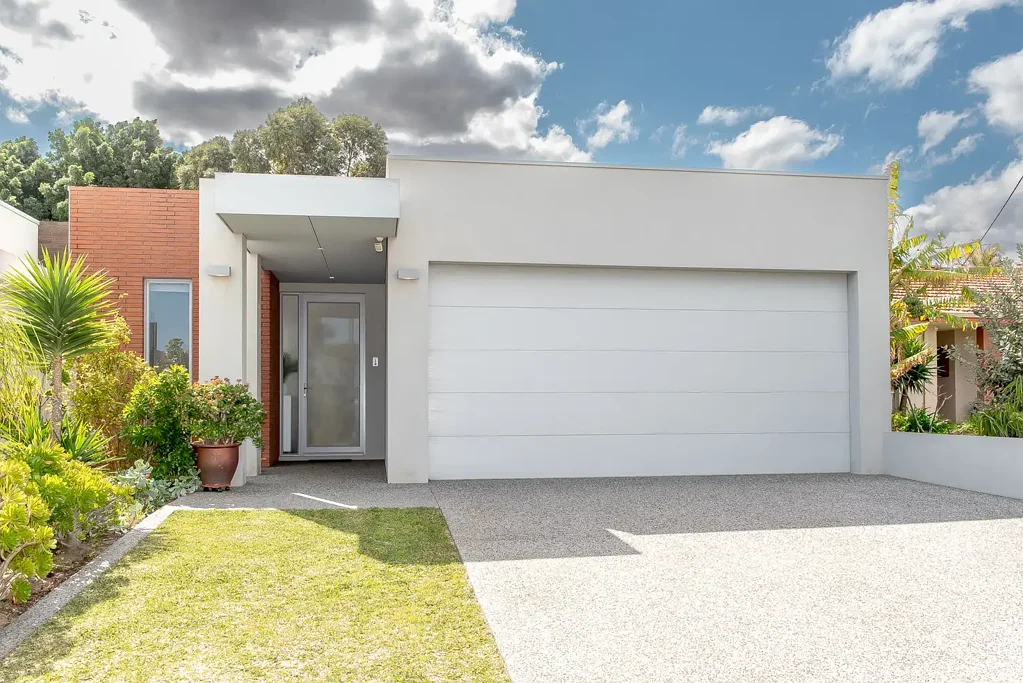 Osborne Park 3 Bedroom Stylish & Spacious Family Home on 362m2 of Green Title Land Bordering Princeton Estate!