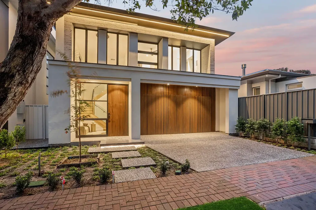Norwood 4Zimmer HOME OF THE YEAR! AN IMPECCABLE, AND STUNNING FAMILY RESIDENCE