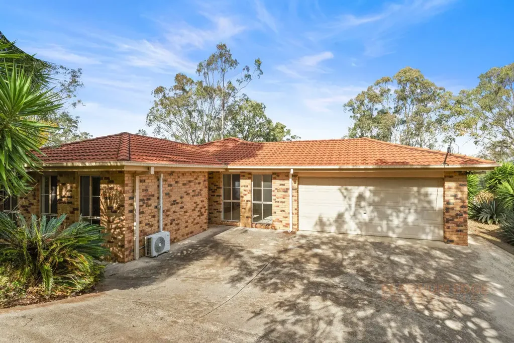 Kooralbyn 5房 1.6英亩宽敞家庭生活空间，人人尽享——可供参观 Spacious Family Living on 1.6 Acres with Room for Everyone - Available To Inspect