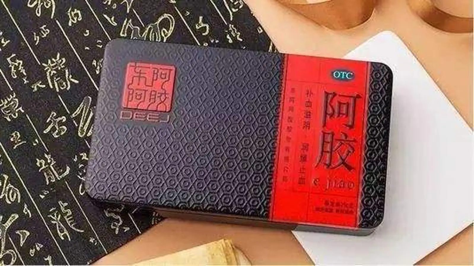 东阿阿胶驴皮吹破，曾三千一斤吊打茅台，今业绩爆雷一天蒸发20亿