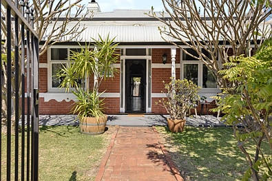 Highgate 3房  CLIFTON COTTAGE ON HYDE PARK