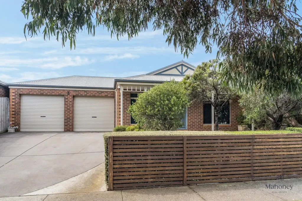 Clifton Springs 3침실 Coastal Entertainer Offers Exceptional Lifestyle