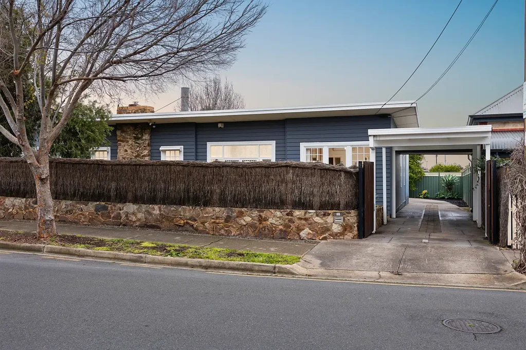 Magill 4房  Fresh start, full house; a Magill family sanctuary with more up its sleeve…