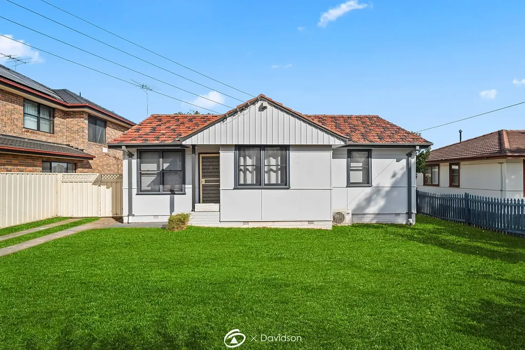 Spacious Family Home with Large Yard & Double Garage