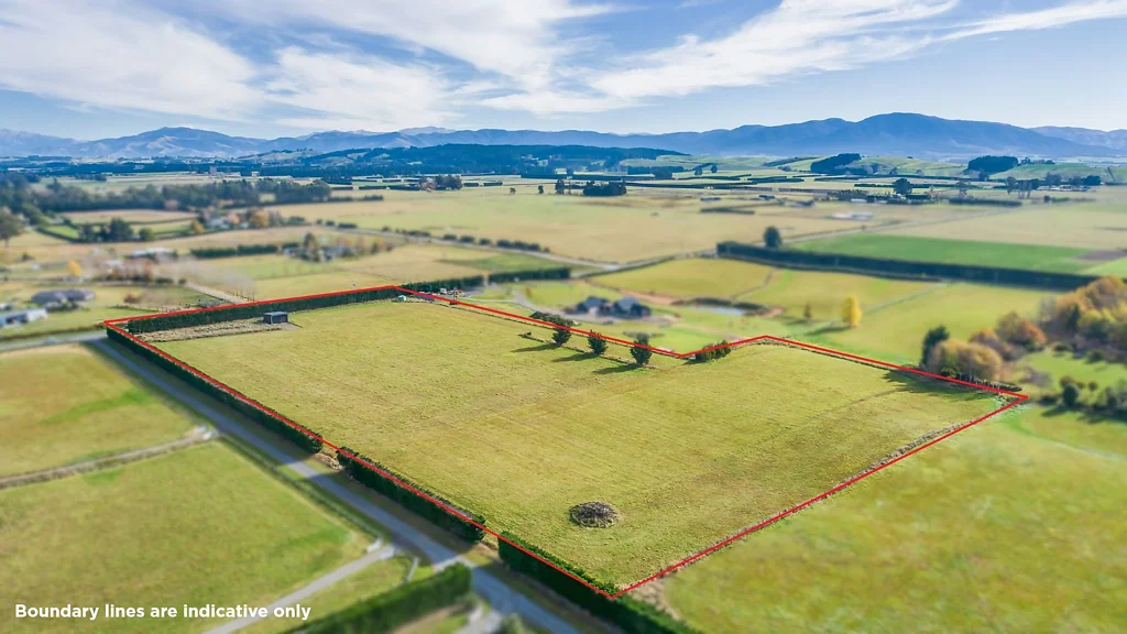 Fernside  Panoramic views & ready to build