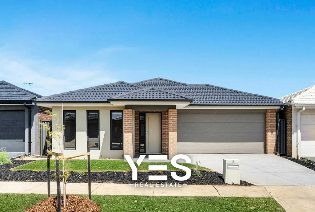 Stylish Family Living in Mt Atkinson Estate