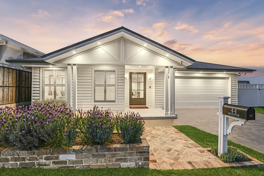 North Richmond 4ਬੈੱਡਰੂਮ Light-Filled Contemporary Living with Wide Side Access
