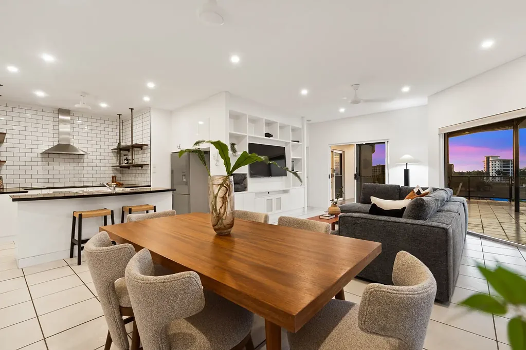 Larrakeyah 3房  Sweeping views from stylish city fringe penthouse!
