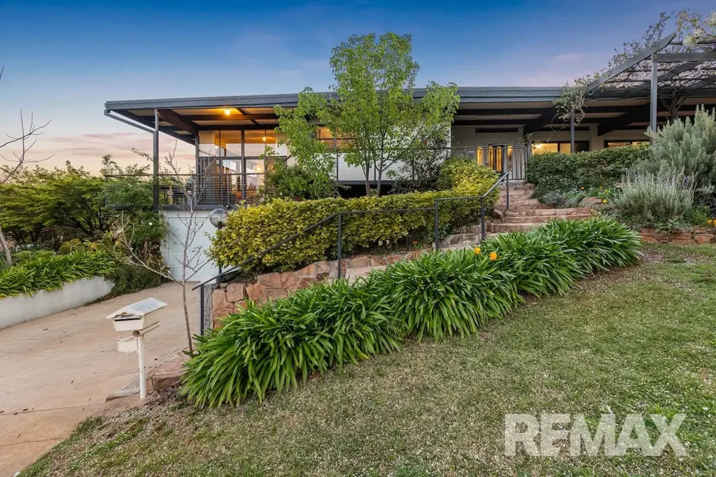 32 Wilks Avenue, Kooringal, NSW 2650