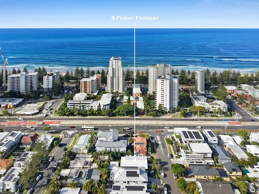 Burleigh Heads 4房  Rare Dual Villa Opportunity in the Heart of Burleigh Heads – Investment, Lifestyle & Development Potential