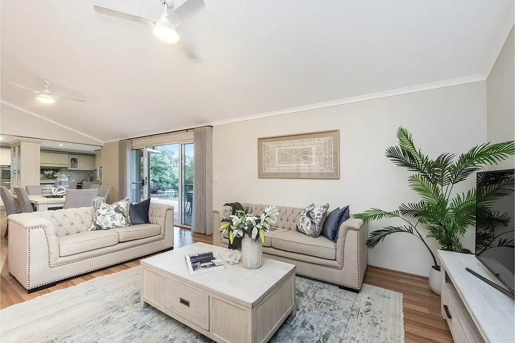 12 Owsten Court, Treeby, WA 6164