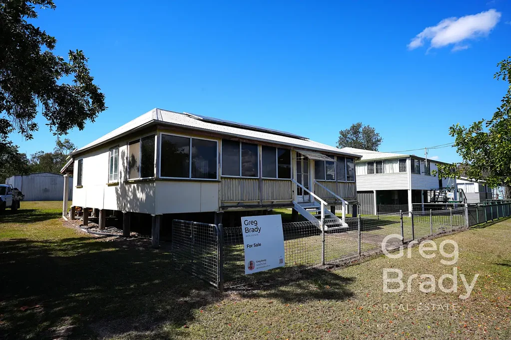 33 Railway Parade, St Lawrence, QLD 4707