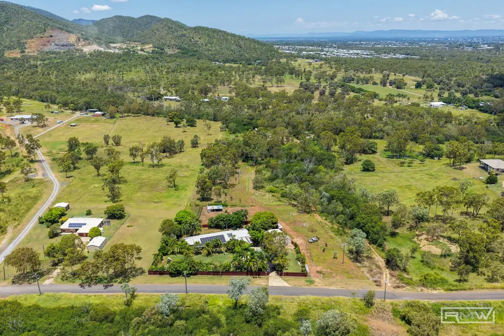 Parkhurst 7બેડરૂમ A Private 10-Acre Estate in the Heart of Parkhurst — A True Once-in-a-Generation Offering