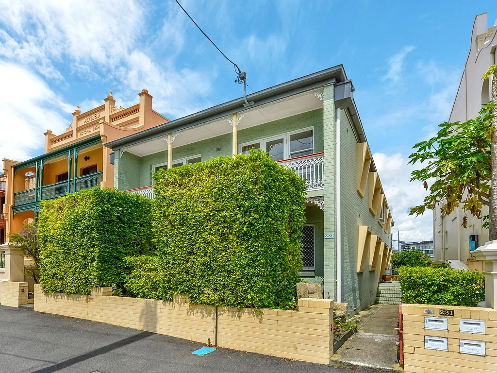Spacious Two Bedroom Unit in the Heart of Spring Hill