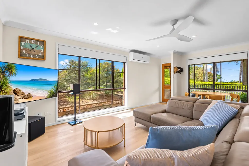 Banora Point 3कमरा Immaculately Presented East Banora Point Duplex with River and Ocean Views