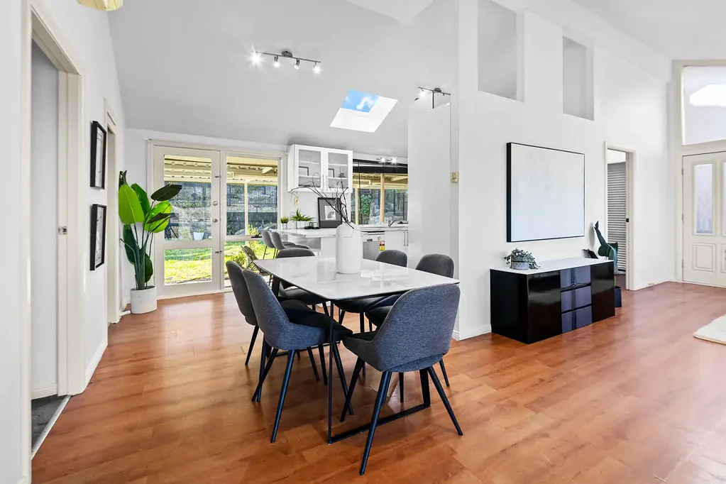 Cherrybrook 5 Bedroom An unmissable entry within Cherrybrook's prized school belt