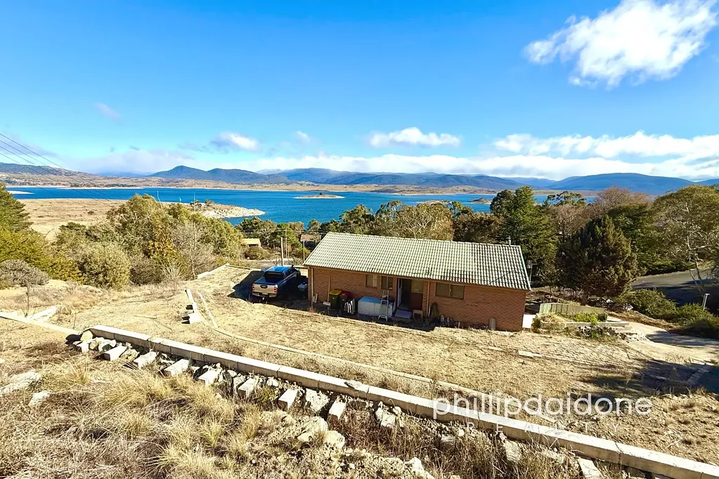 East Jindabyne 2Habitaciones Cosy Snow Retreat with Stunning Lake Views on 3750m2 Block!