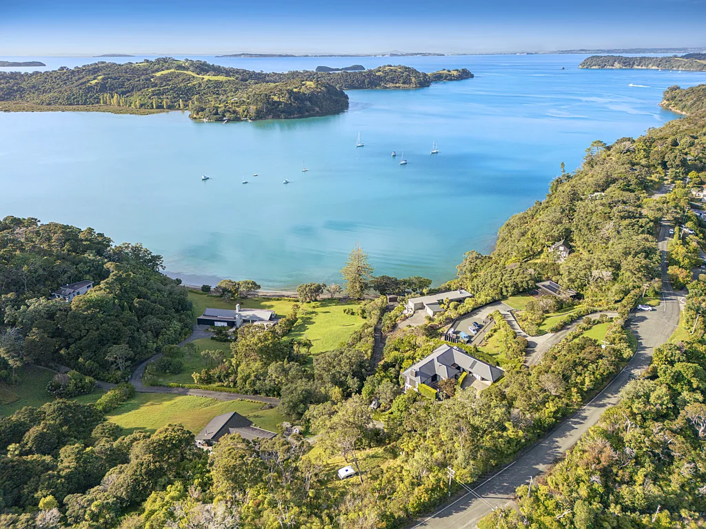 Mahurangi East Sweeping coastal views - gated community