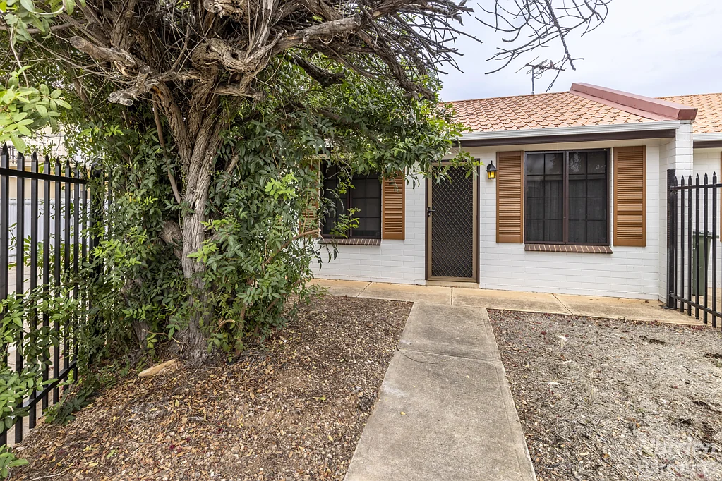 1/4 Undoolya Road, East Side, NT 870