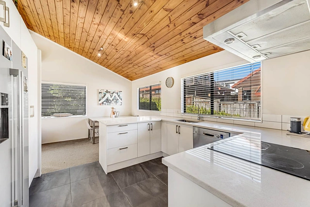 2/153 Whitford Road, Somerville, Manukau City