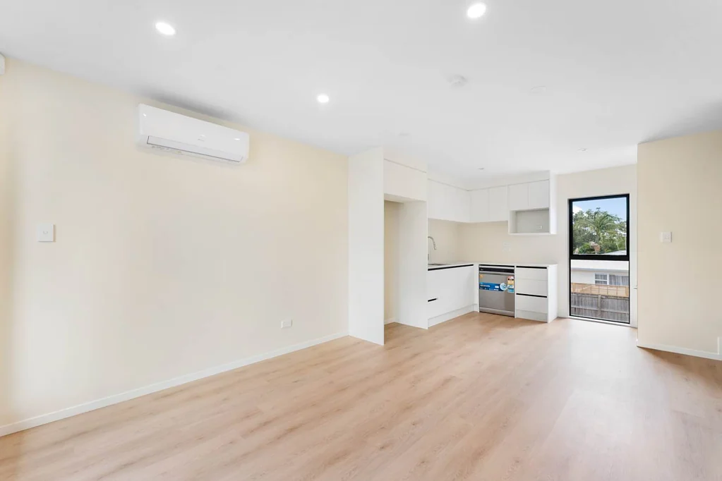 4/10 Orchid Place, Te Atatu South, Waitakere City, Auckland
