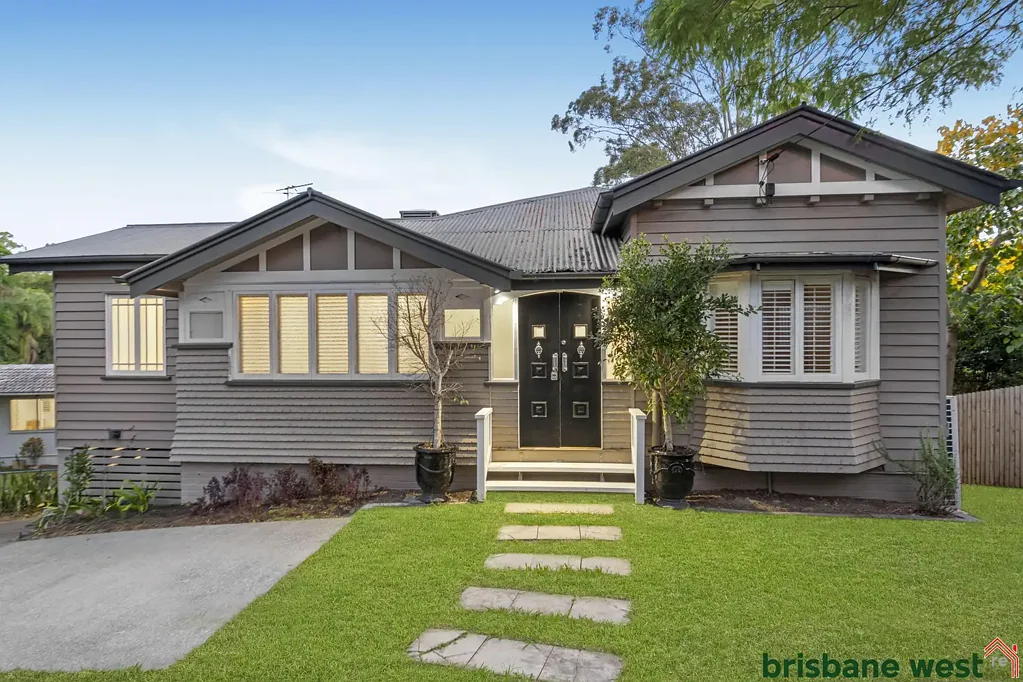 CHARMING FAMILY HOME